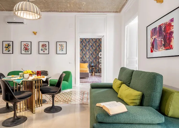 124 Maqueda Apartments